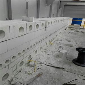 推杆炉生产线耐火材料施工现场